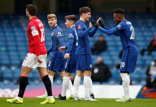 布克绝杀雷霆 太阳送对手赛季第6败